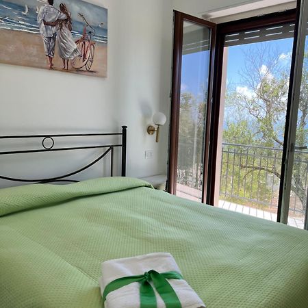 Dente Di Leone Hotel San Mauro Cilento Bagian luar foto
