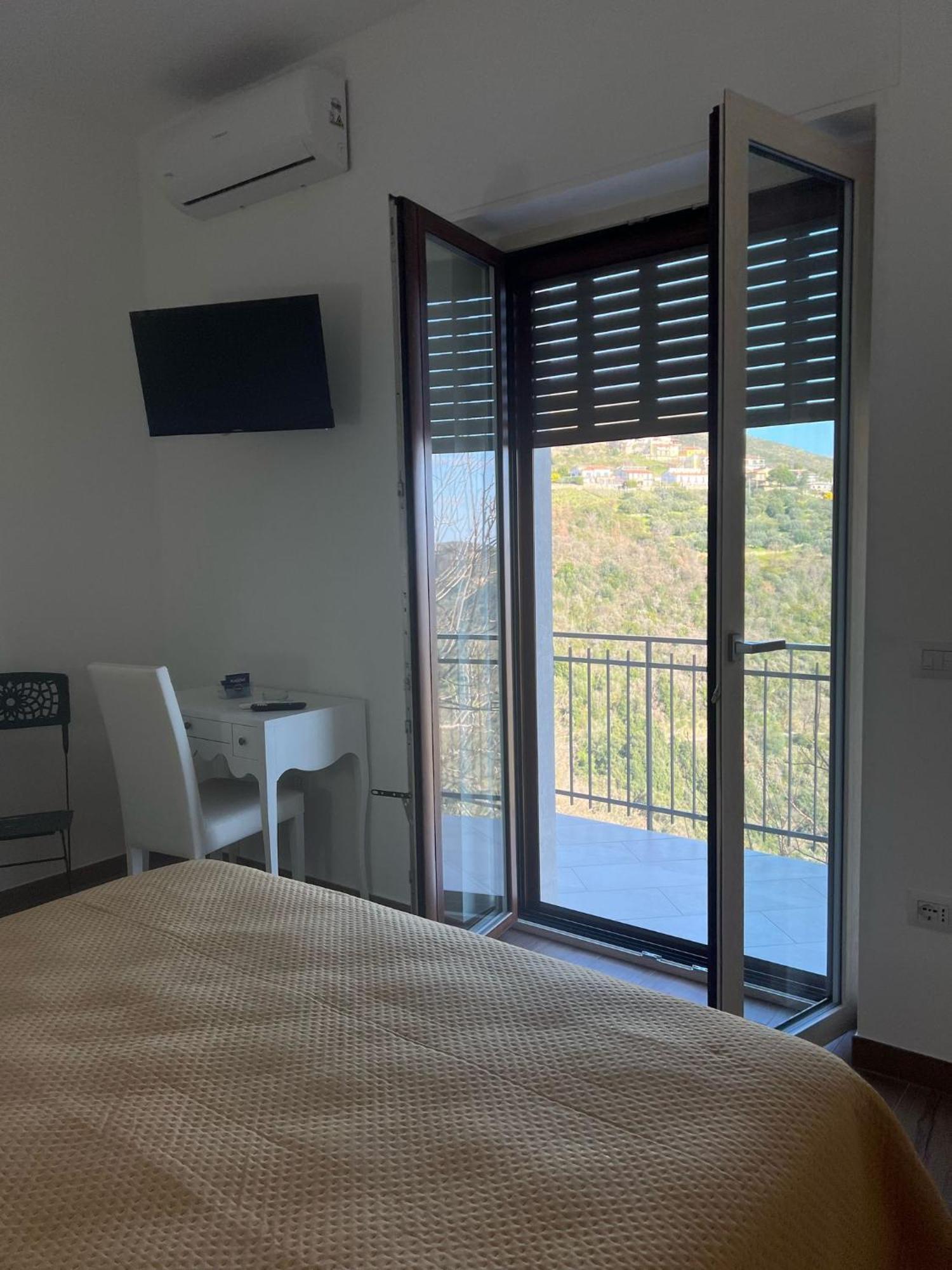 Dente Di Leone Hotel San Mauro Cilento Bagian luar foto