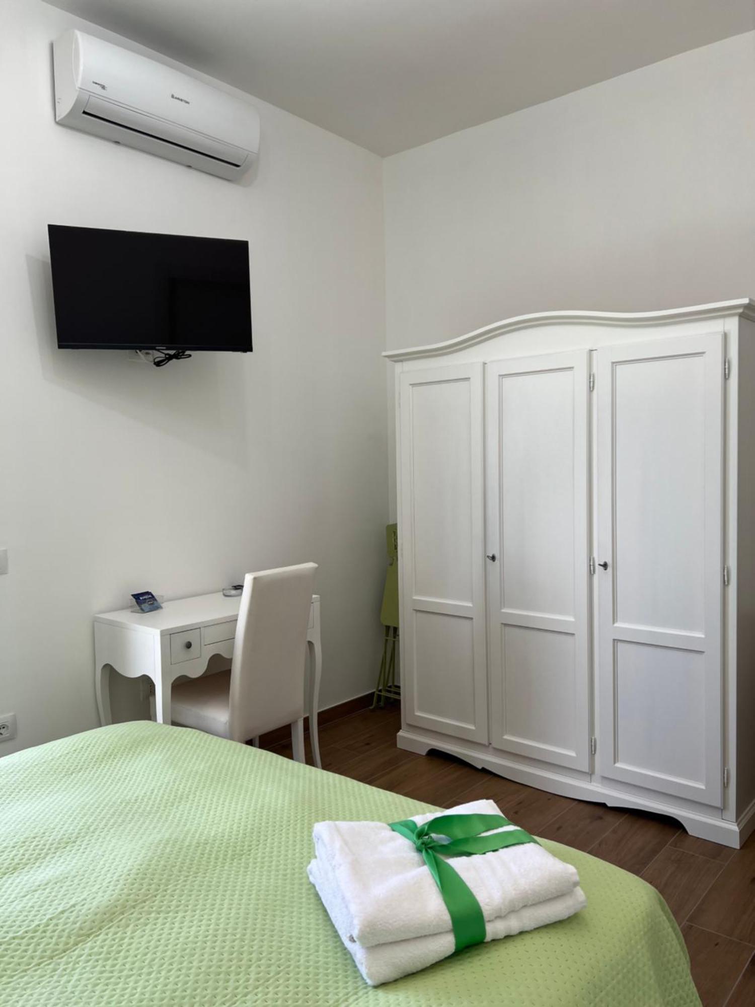 Dente Di Leone Hotel San Mauro Cilento Bagian luar foto